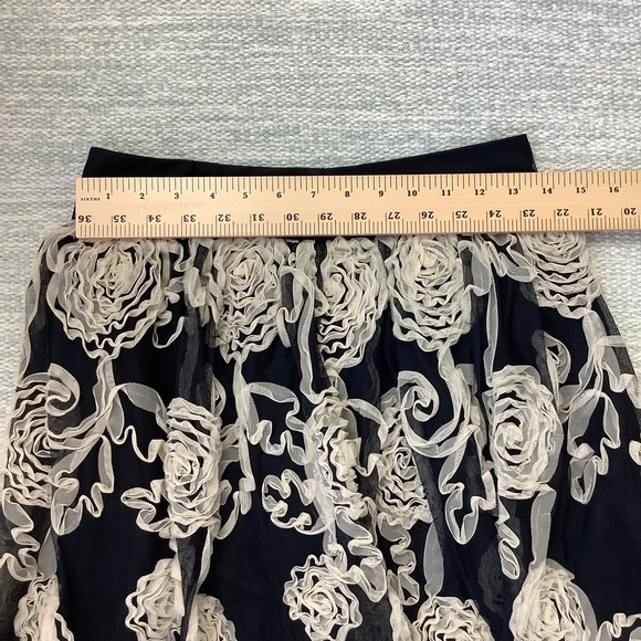 Romantic Floral Skirt - Picture 4 of 7